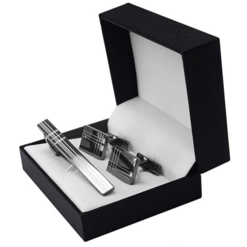 Silver tie bar and cufflink set with logo